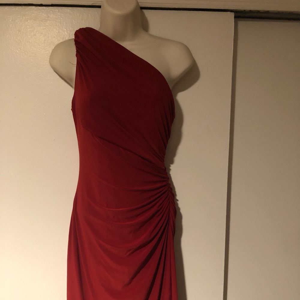Offshould red dress
